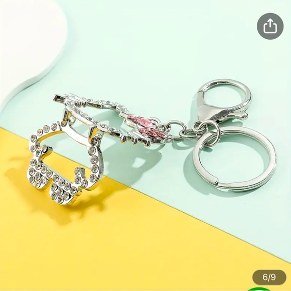 Hello Kitty Rhinestone Keychain - Picture 5 of 5